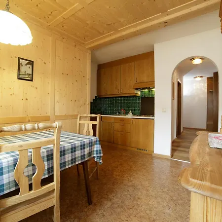 Appartementhaus Sapelza Dobbiaco Extérieur photo