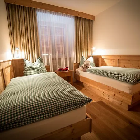 Appartementhaus Sapelza Dobbiaco Extérieur photo