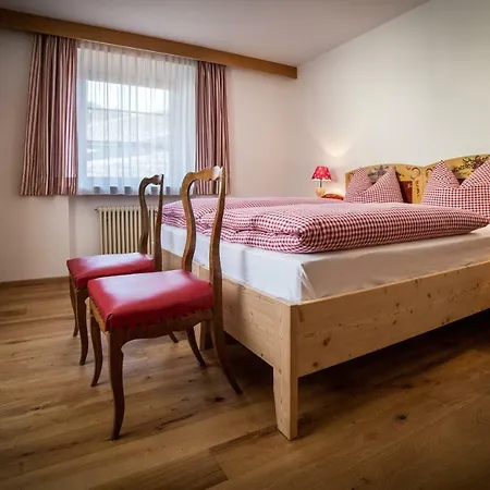 Appartementhaus Sapelza Dobbiaco Extérieur photo