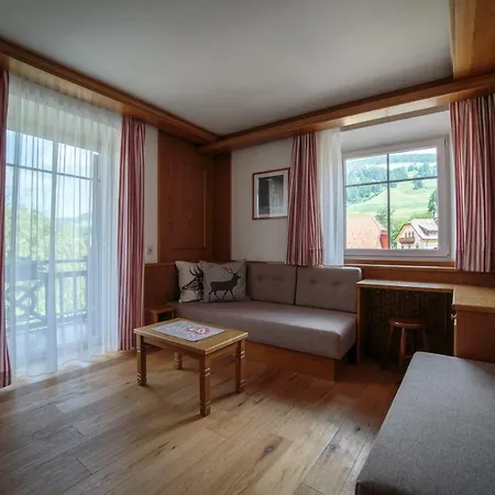 Appartementhaus Sapelza Dobbiaco Extérieur photo
